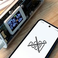 Una mala cobertura tiene una consecuencia mayor: zamparse la batería de tu móvil. Y tiene sentido