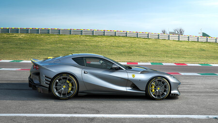 Ferrari 812 especial V12 a 9.500 vueltas
