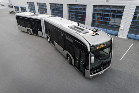 Mercedes-Benz asegura que su autobús eléctrico eCitaro G ya se puede equipar con baterías de estado sólido