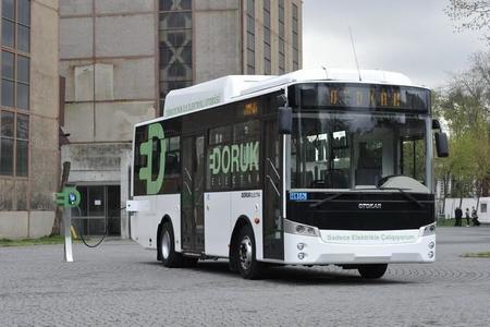 Turquía pondrá en funcionamiento una pequeña flota de autobuses eléctricos en Estambul