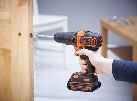 Oferta de Amazon en el taladro percutor Black and Decker BDCHD18KB-QW: ahora puede ser nuestro por 82,43 euros con envío gratis