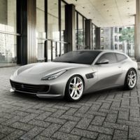 Ferrari lanza un GTC4 Lusso de acceso con motor V8