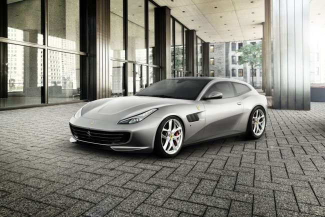 Ferrari lanza un GTC4 Lusso de acceso con motor V8