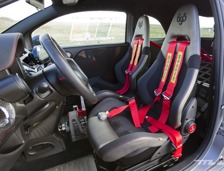 Abarth 695 Biposto Bmw M2 Motorpasion 29