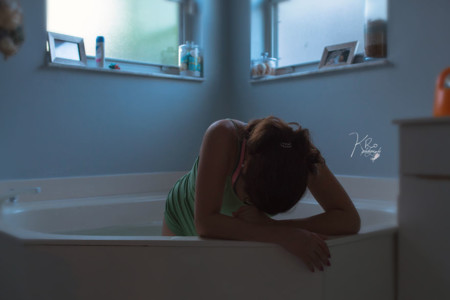 Impresionantes fotografías de un parto en casa y en el agua