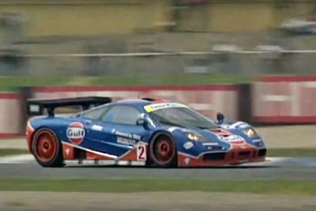 Viaja al pasado, presta atención y siente cómo es pilotar un McLaren F1 GTR