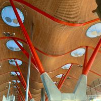 Cada vez recurrimos más a las salas VIP para matar las esperas en los aeropuertos. Y eso está haciendo de oro a Aena