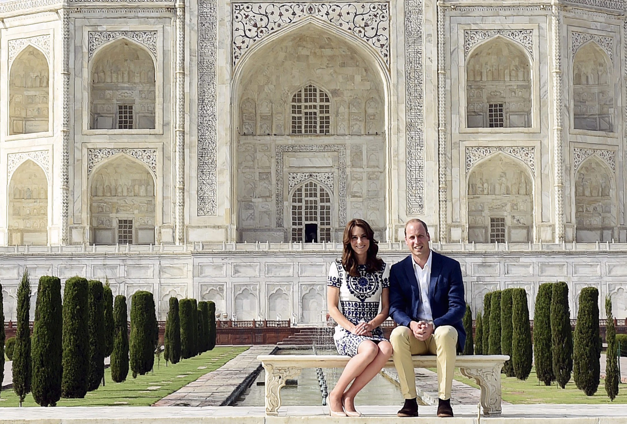 El elegante look de Kate Middleton para visitar el Taj Mahal