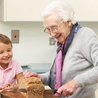 ¿Quieren más los nietos a las abuelas maternas?