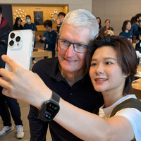 Apple acepta subsidios del gobierno chino para vender iPhone más baratos. No nos sorprendería ver a Trump llamando comunista a Tim Cook