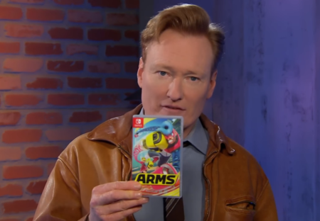 Conan O'Brien y el actor Will Arnett se dan de tortas en ARMS en un vídeo que no te puedes perder