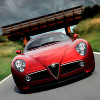 Alfa Romeo aceptó el reto de un futuro 100% eléctrico, pero acaba de anunciar un superdeportivo de gasolina