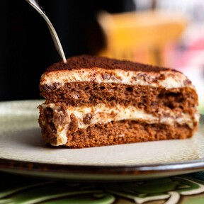 Cómo hacer un tiramisú con plátanos maduros: la mejor forma de aprovecharlos y no tirarlos