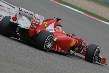 Carrera difícil para Fernando Alonso y Ferrari, con graves problemas de velocidad punta