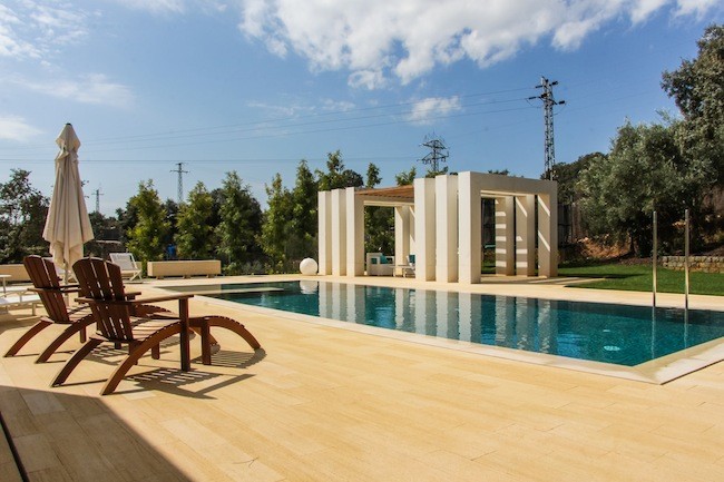 Puertas abiertas: exteriores de lujo, cocina de ensueño y muchos