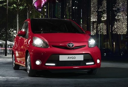 Nuevo Toyota Aygo serie especial Rojo Frac, la movilidad no está reñida con el estilo