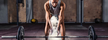 Guía para mejorar el peso muerto: utiliza estos ejercicios para progresar en las partes que más te cuesta 