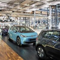Volkswagen podría despedir a 30.000 trabajadores si no se acelera la transición hacia el coche eléctrico, según su CEO 