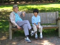 Un abuelo se equivoca de colegio y de niño