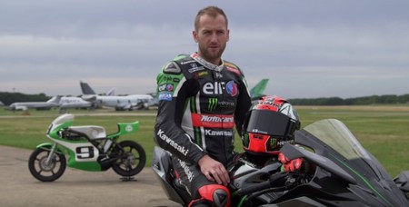 Tom Sykes pilotando las Kawasaki Ninja H2R