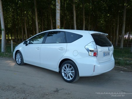 Toyota Prius+ monovolumen trasera
