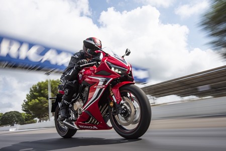 Diversión razonable en carretera o en circuito: así es la nueva Honda CBR650R