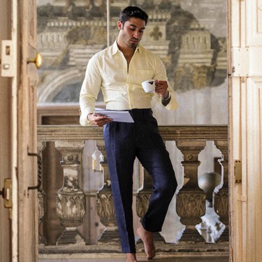 El perfume de los hombres más elegantes que te envuelve en un aura masculina es también el compañero perfecto para tus looks de inspiración Old Money 