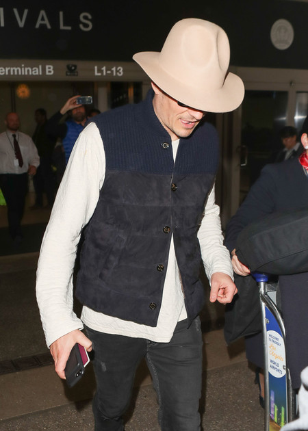 Orlando Bloom adopta el accesorio favorito de Pharrell y no sabemos qué pensar al respecto