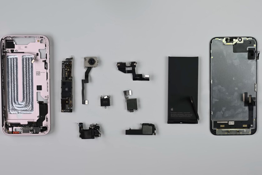 Apple ha diseñado el iPhone 17e como si fuera un LEGO. Acaban de trasplantar su gran novedad al modelo del año pasado y funciona