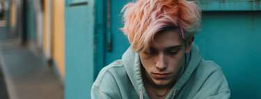 Adolescentes que no quieren destacar y se esconden para encajar en el grupo de amigos: cómo ayudarlos 