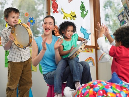 ¿Quieres que tu hijo sea una persona creativa? Da un paso atrás