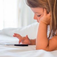 ¿Cómo gestionas el uso de tablets y móviles con tus hijos? La pregunta de la semana