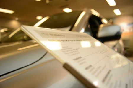 El dólar ha afectado los precios de los autos en México, pero no sus ventas... ¿por qué?
