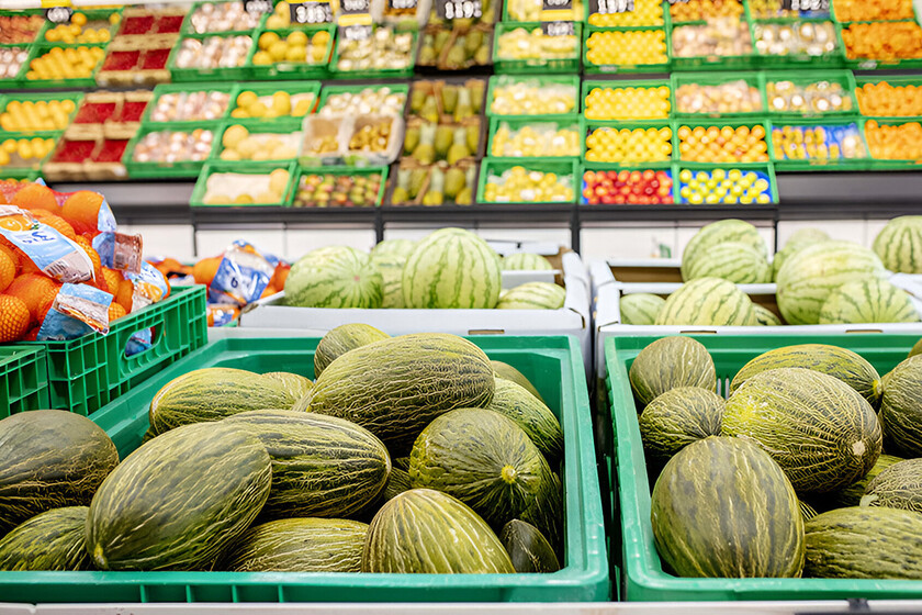 Ni dar palmaditas ni menearlos: cómo distinguir un buen melón y acertar siempre