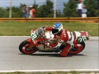 Álex Crivillé nos trae su libro 'Una vida sobre ruedas'