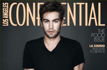 Chace Crawford con cara de no romper un plato en LA Confidential