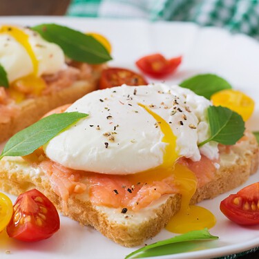 No es solo comer huevo: combinarlo con estas frutas te ayudará a mejorar la absorción de proteínas y combatir la sarcopenia 
