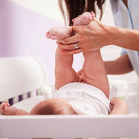 Cómo cambiar el pañal del bebé: guía rápida para padres primerizos 