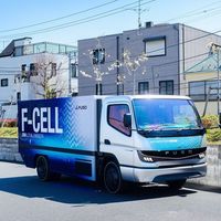 Este camión de hidrógeno Mitsubishi promete 300 km de autonomía y repostajes en 10 minutos, pero tardará en llegar