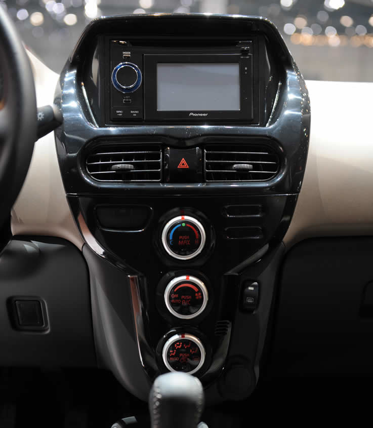 Foto de C-Zero interiores (7/10)