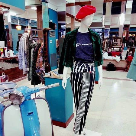 Tenemos nuevo templo del vintage en Madrid, Vintalogy ofrece 800 metros cuadrados de ropa de segunda mano