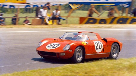 Ferrari 275 P 1964 podría romper récord en subasta