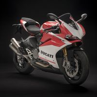 Ducati 959 Panigale Corse: la Panigalina se viste de carreras con Öhlins y Akrapovic