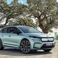 ¡Sorpresa! Aquí está el Skoda Enyaq iV: el primer SUV eléctrico de Skoda enseña su frontal a lo BMW antes de su presentación