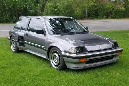 Este Honda Civic de 260 CV con motor central fue una gloriosa locura de un tío random que nunca tuvo nada que ver con Honda
