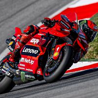 Pecco Bagnaia lidera otro día de bipartidismo en los test de MotoGP. Marc Márquez y Honda siguen perdidos 