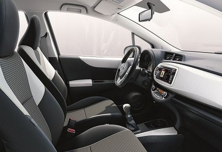 Toyota Yaris SoHo Interior