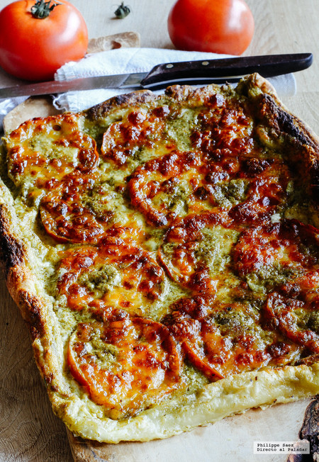 Tarta salada de jitomate con mozzarella y pesto. Receta