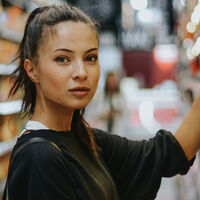 La Generación Z ha convertido en moda el hurto digital: el 50% de los más ricos admiten utilizar trucos de influencers para conseguir compras gratis