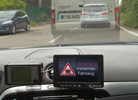 Comienza la prueba real de los sistemas 'Car-to-Car' y 'Car-to-Infraestructure' en Alemania